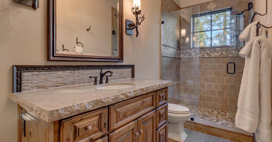 2388 Overlook Pl Truckee CA-large-037-050-Bathroom-1500x1000-72dpi.jpg