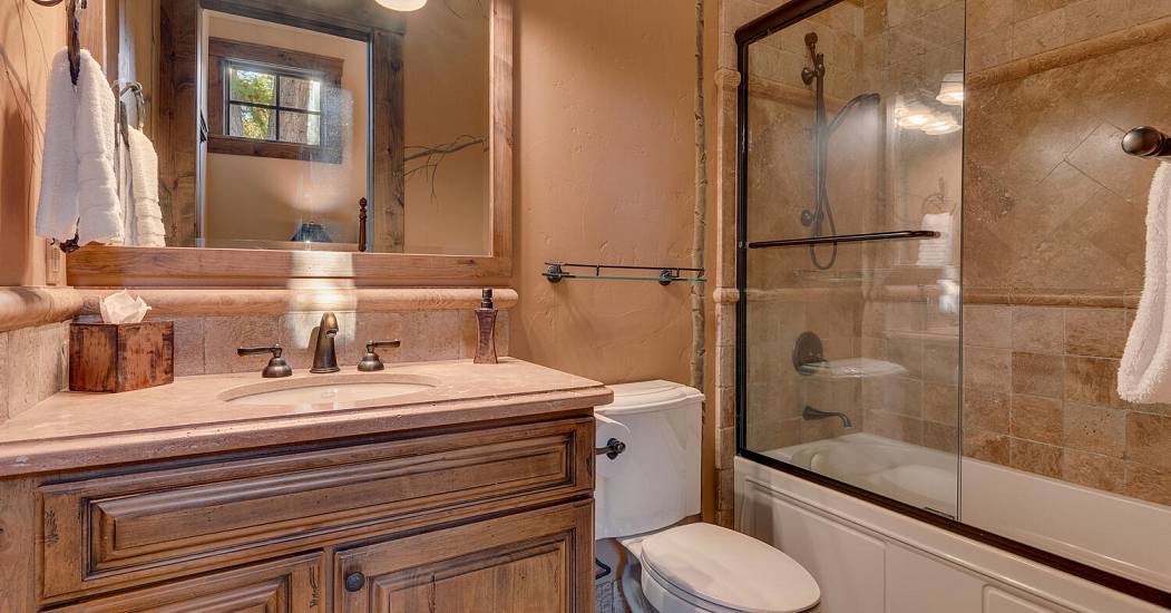 2388 Overlook Pl Truckee CA-large-043-043-Bathroom-1500x1000-72dpi.jpg