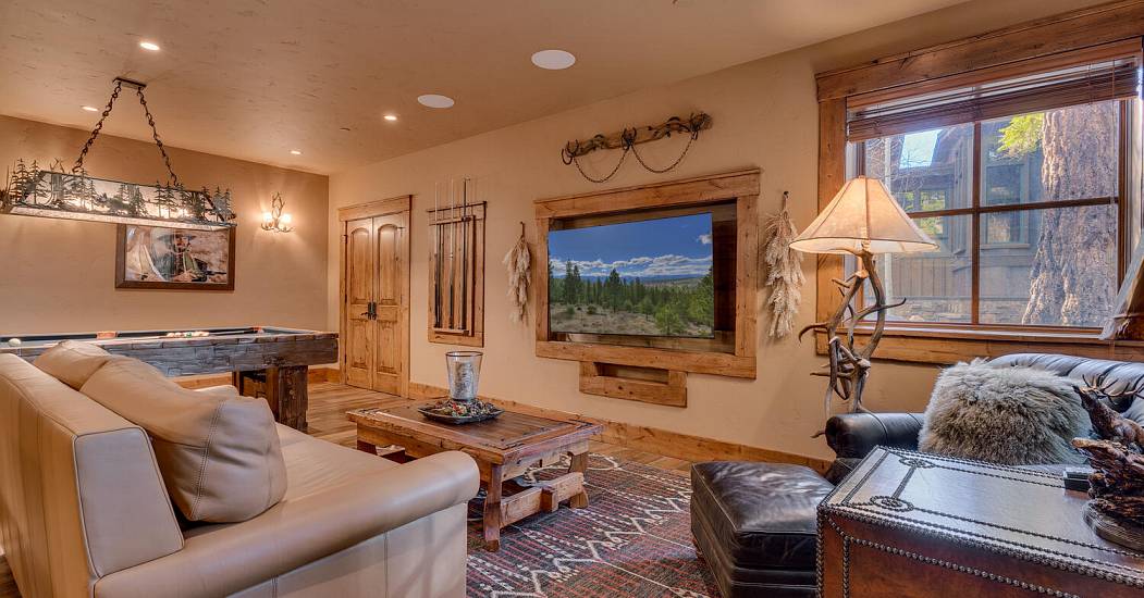 2388 Overlook Pl Truckee CA-large-047-036-Game Room-1500x1000-72dpi.jpg