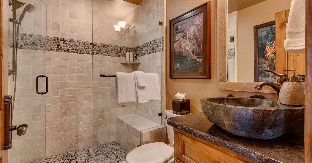 2388 Overlook Pl Truckee CA-large-050-032-Bathroom-1500x1000-72dpi.jpg