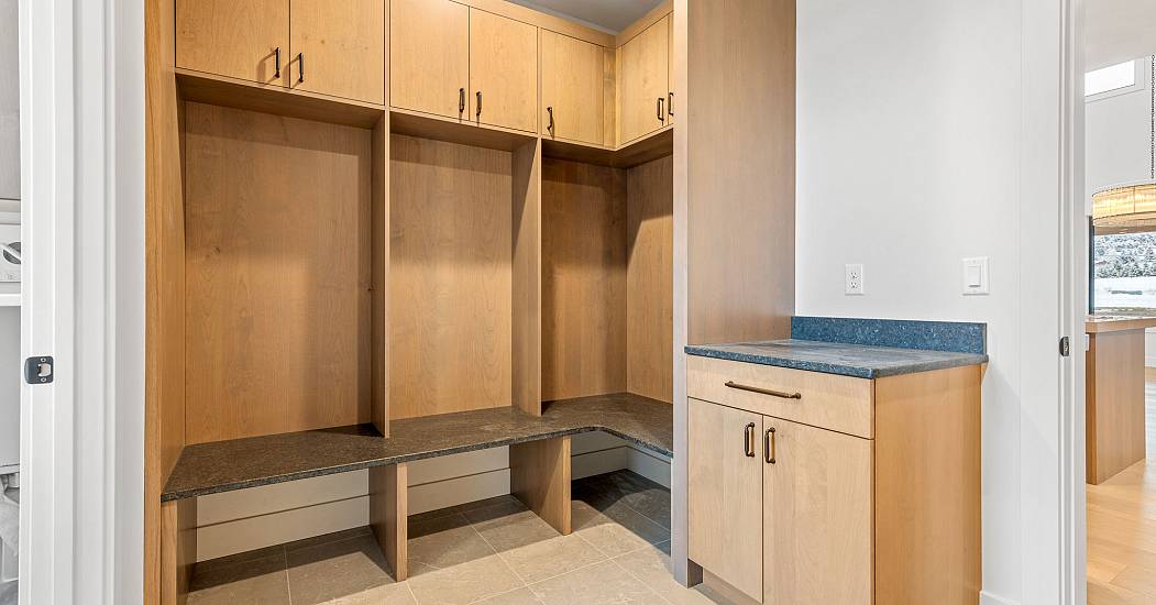 98-web-or-mls-442-balsam-dr.jpg