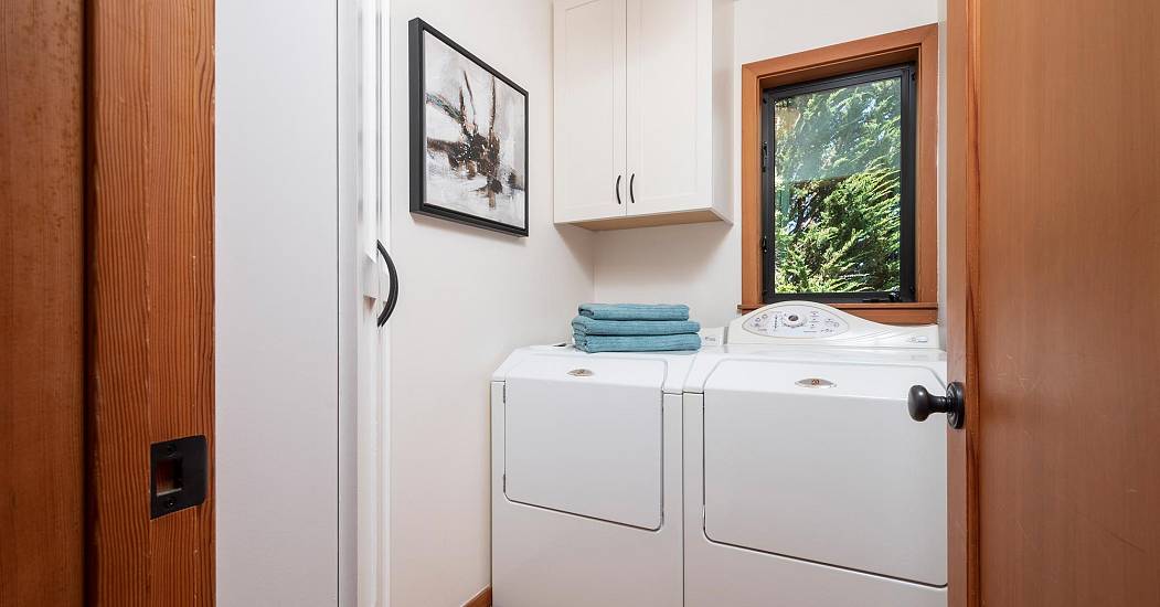 16W - Laundry Room - 1700 Valley View.jpg