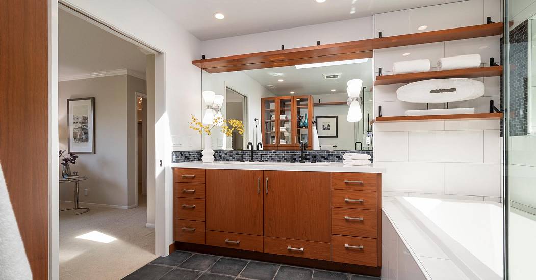 20W - Primary Bathroom  - 1700 Valley View.jpg