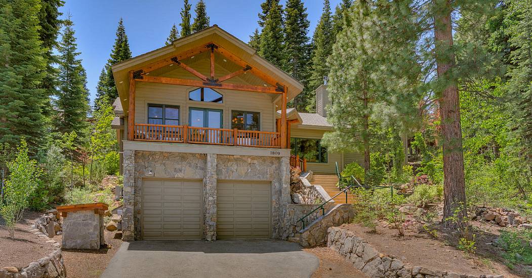 1809 Woods Point Way Truckee-large-054-055-Front Exterior-1500x1000-72dpi.jpg