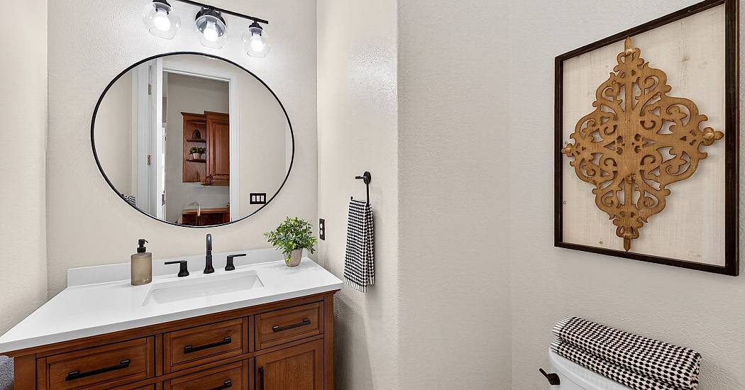 38-Half Bath.jpg