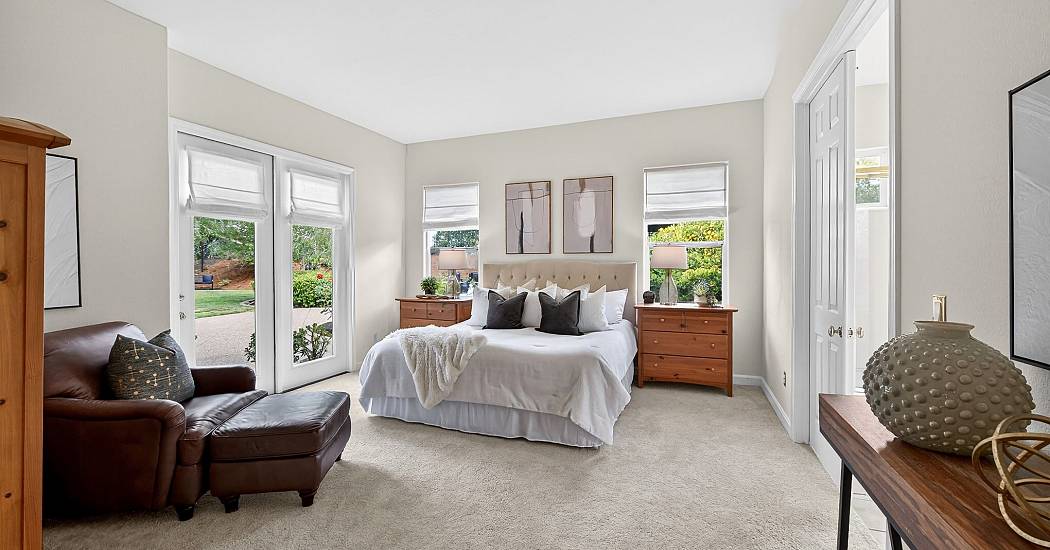 29-Primary Suite.jpg