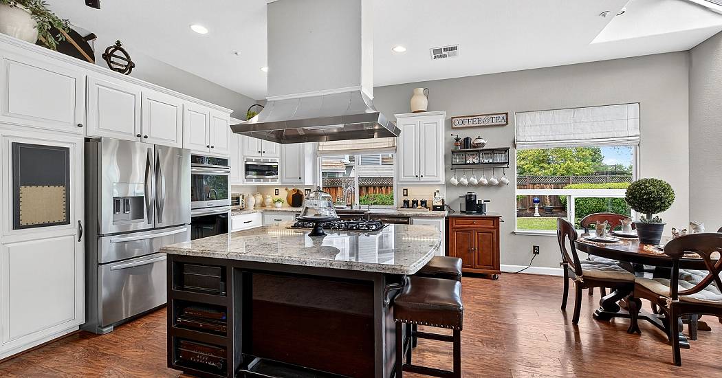 18-Kitchen.jpg