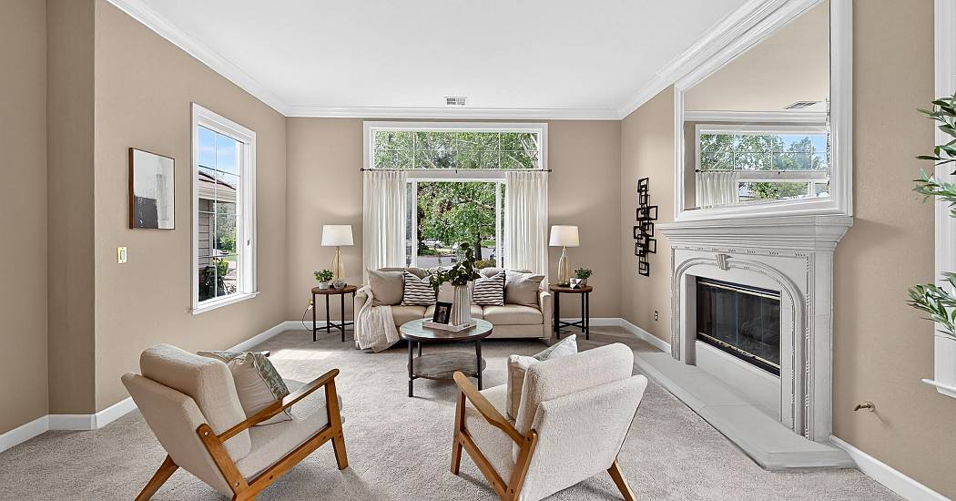12-Living Room.jpg