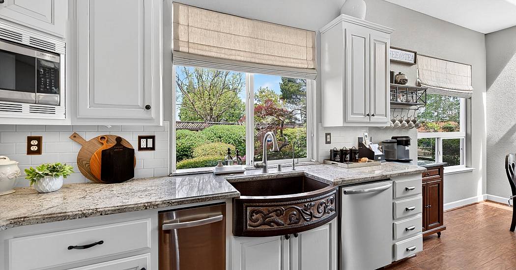 20-Kitchen.jpg