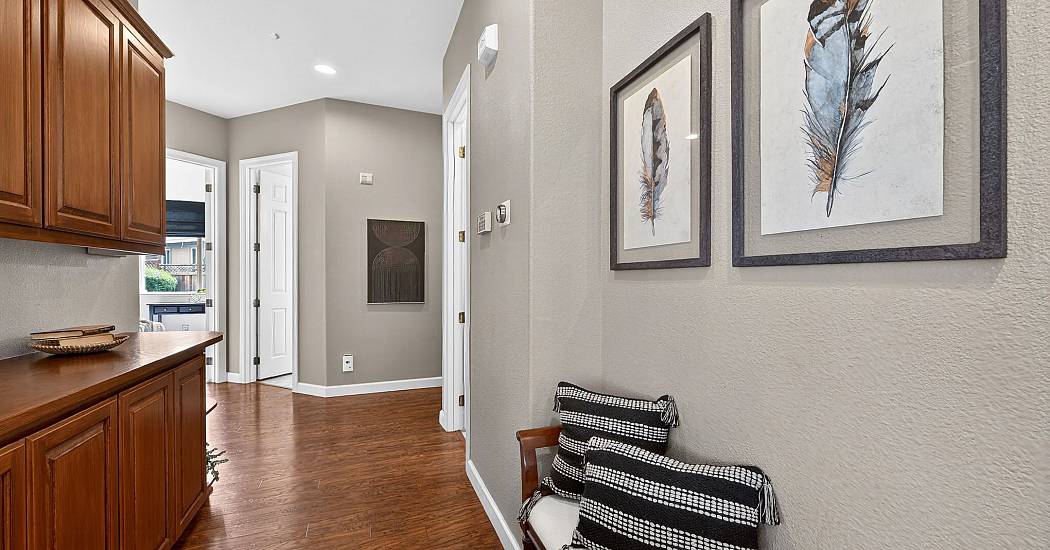 28-Hallway.jpg
