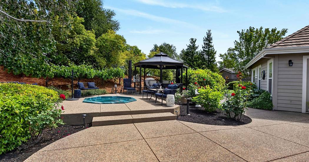 45-Spa and Patio.jpg