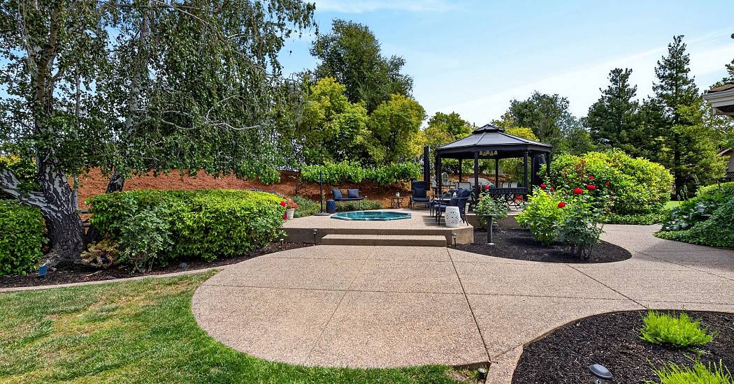 43-Patio Spa and Backyard.jpg