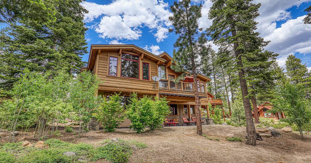 2105 Eagle Feather Truckee CA 96161 USA-011-011-Exterior-MLS_Size.jpg
