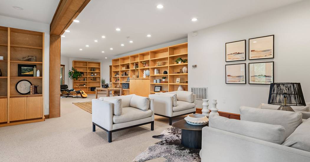 1100BayhillsDrive21_MLS.jpg