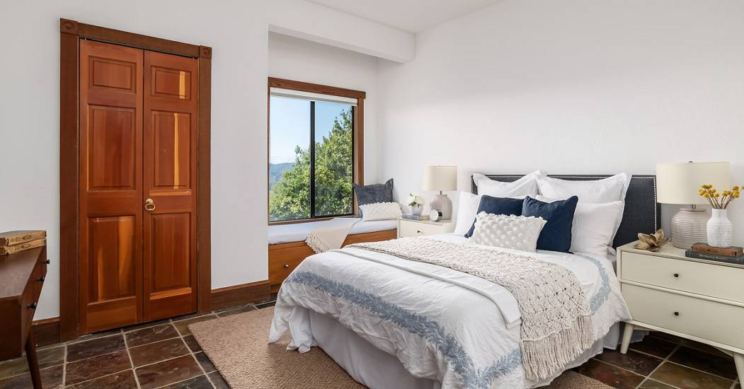 1100BayhillsDrive29_MLS.jpg