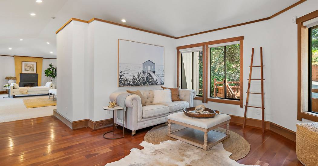 1100BayhillsDrive13_MLS.jpg