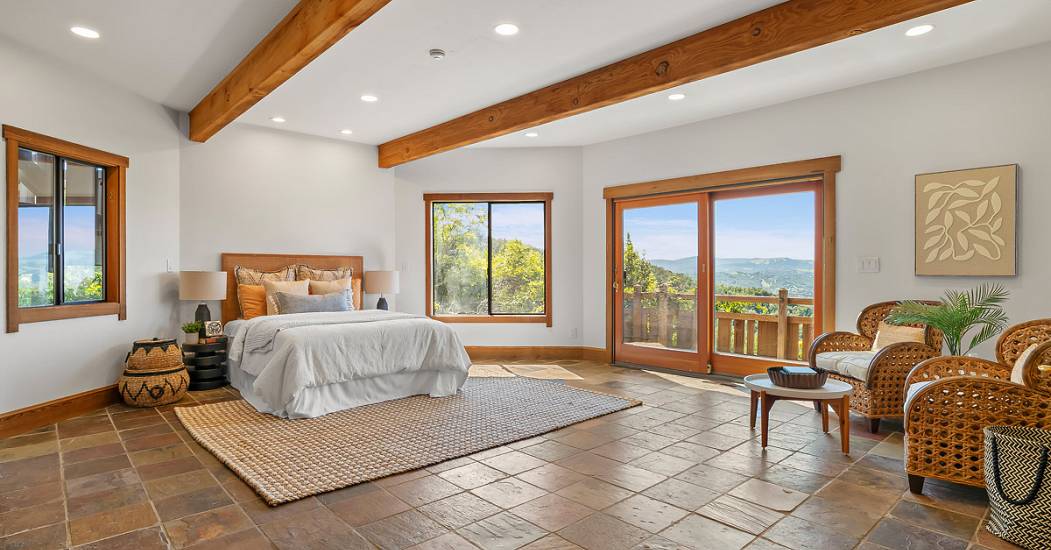 1100BayhillsDrive19_MLS.jpg