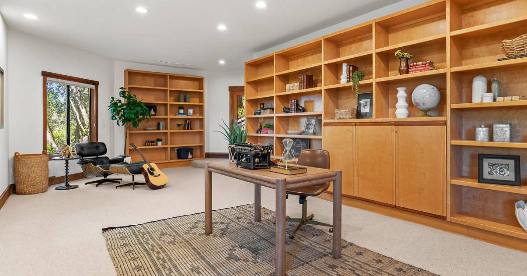 1100BayhillsDrive22_MLS.jpg