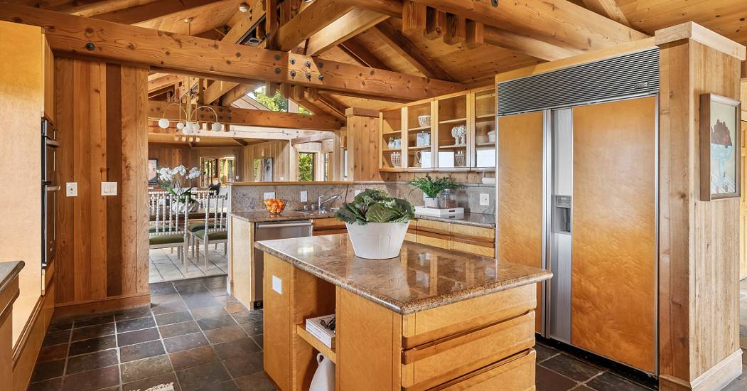 1100BayhillsDrive10_MLS.jpg