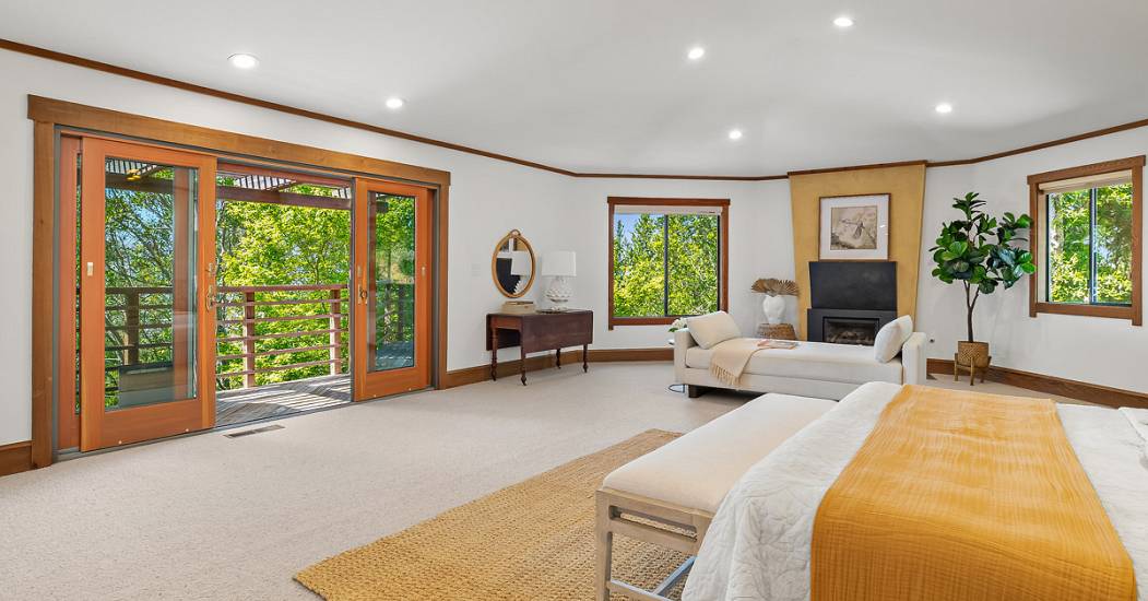 1100BayhillsDrive16_MLS.jpg