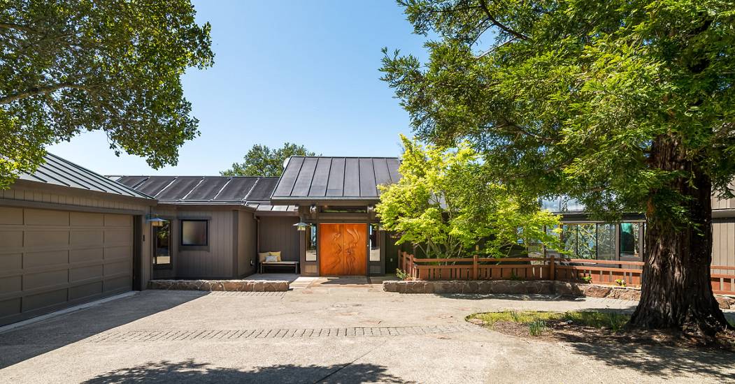 1100BayhillsDr01_MLS.jpg