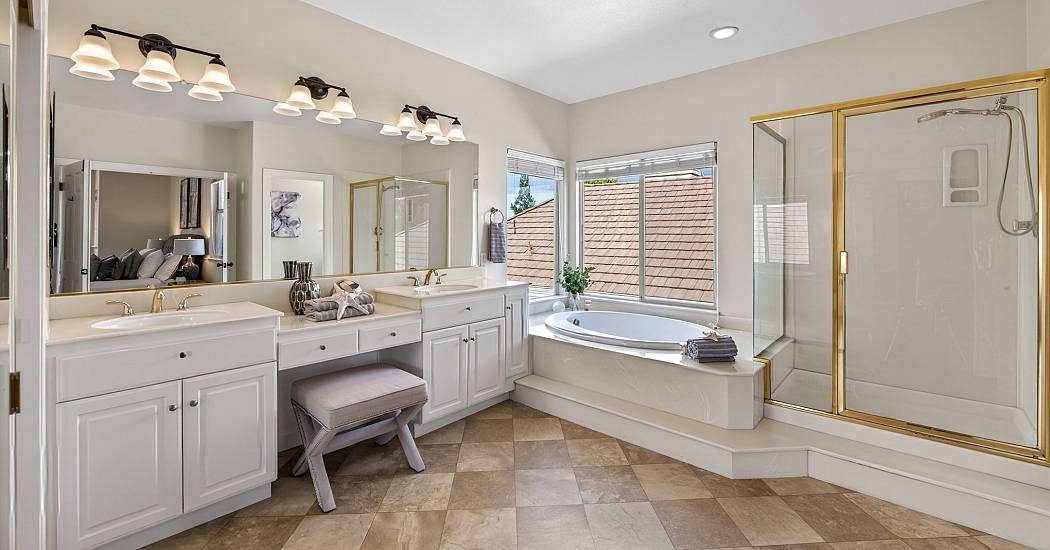 33-Primary Bath.jpg
