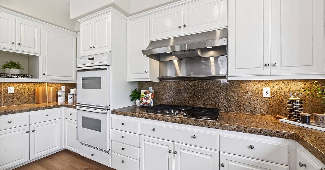 15-Kitchen.jpg