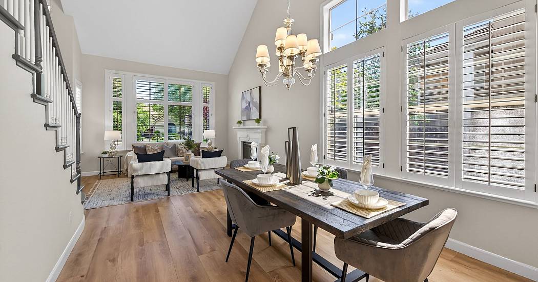 10-Formal Dining and Living.jpg