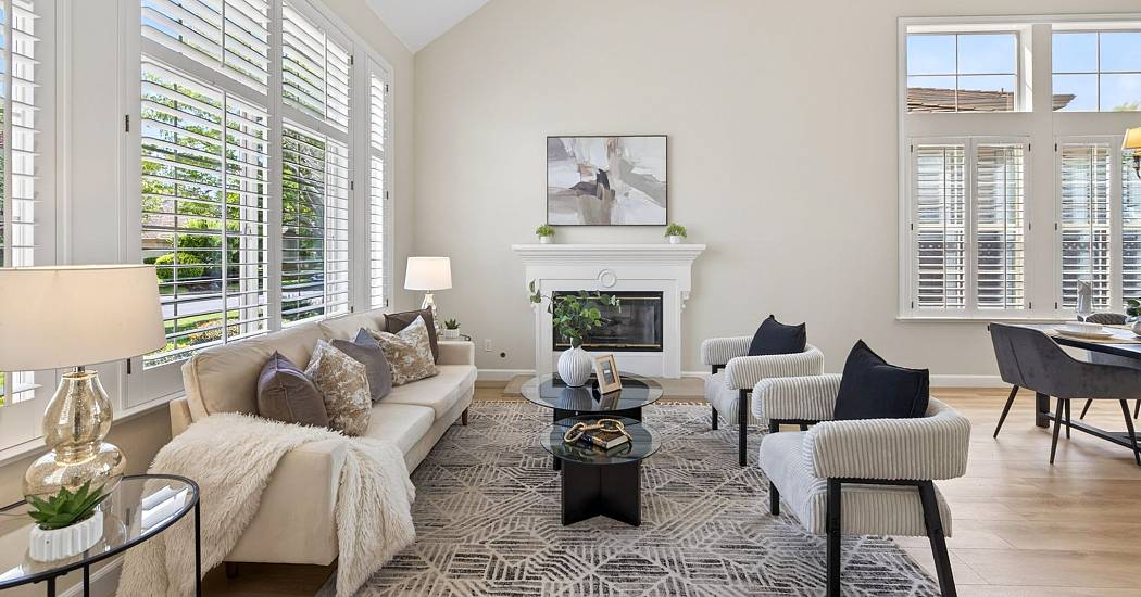 07-Living Room.jpg