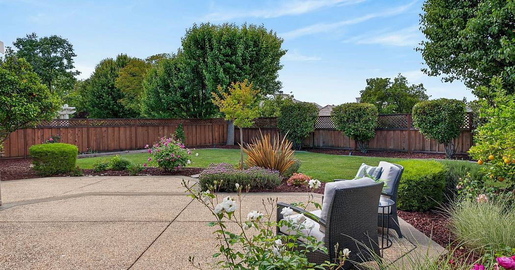 43-Patio and Backyard.jpg