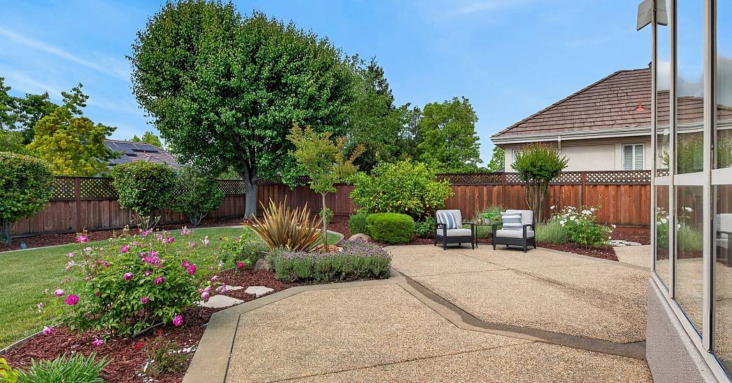 44-Patio and Garden.jpg
