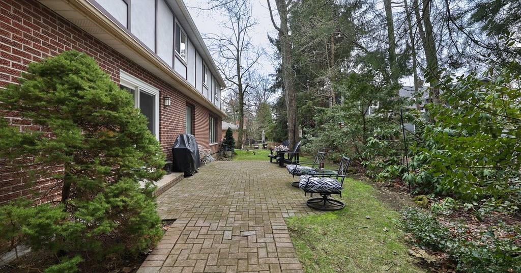 187_1244woodlandaveexteriors-23_471.jpg