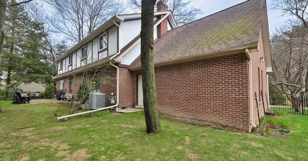 189_1244woodlandaveexteriors-31_523.jpg