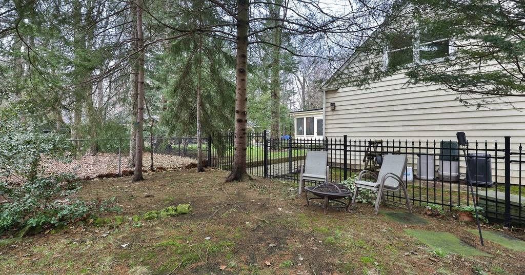 190_1244woodlandaveexteriors-21_981.jpg