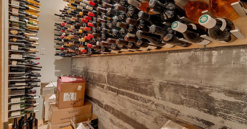 042-033-Wine Room-1500x1000.jpg