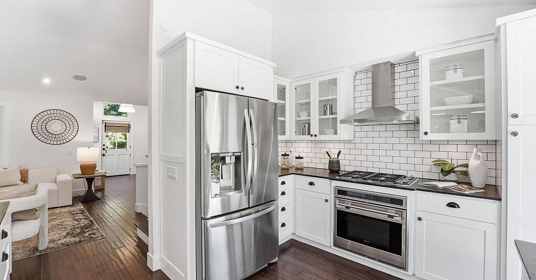 13-980 Bluebird Canyon Dr, Laguna Beach, CA-13.jpg