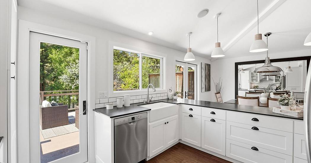 15-980 Bluebird Canyon Dr, Laguna Beach, CA-15.jpg