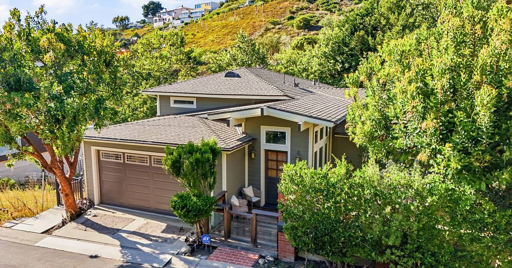 01-980 Bluebird Canyon Dr, Laguna Beach, CA-1.jpg