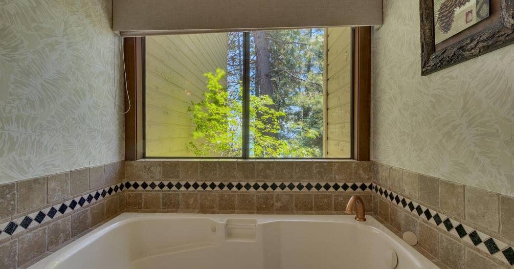048-124-Bathroom-1500x1000.jpg
