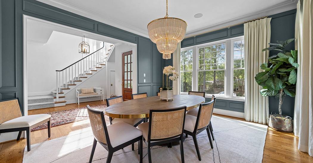 Dining Room Foyer View.jpg