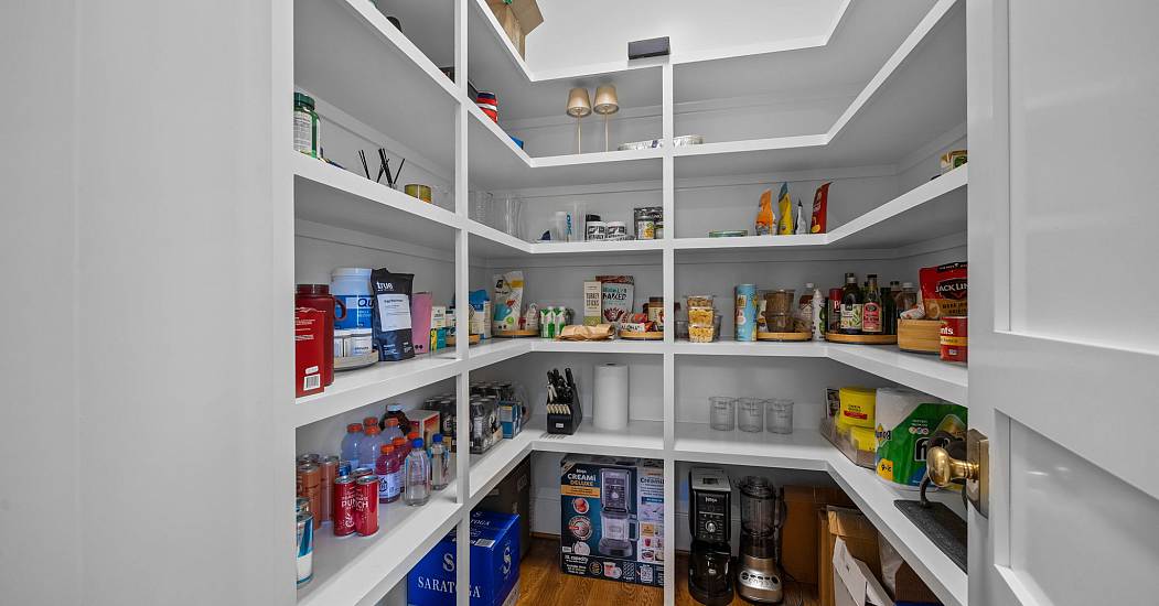 Pantry.jpg