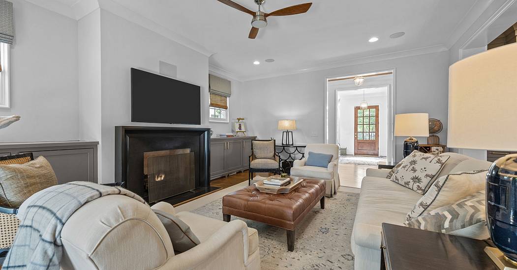 Living Area.jpg