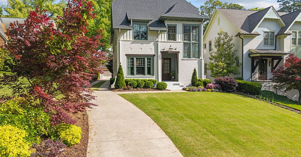 Exterior Front Yard.jpg