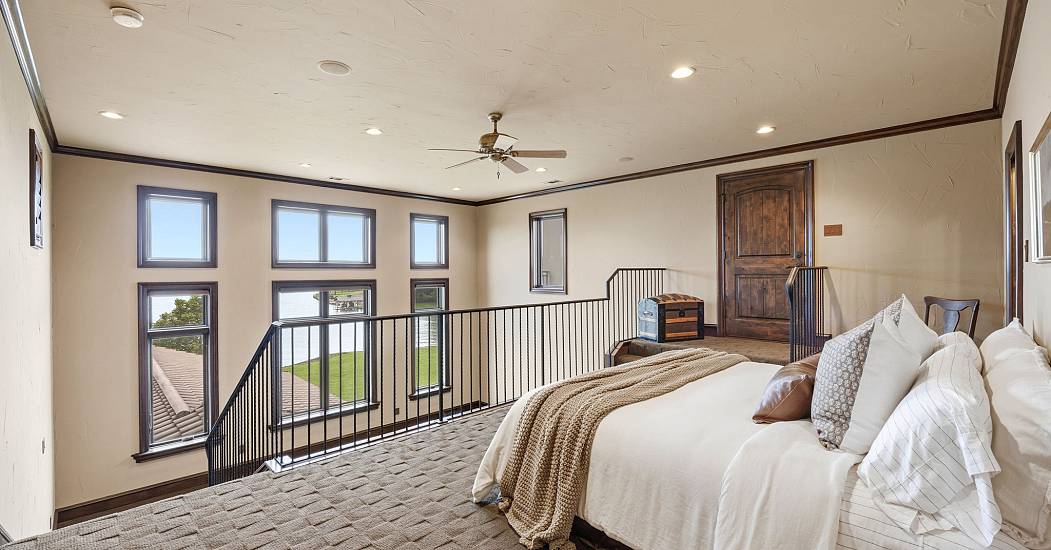 31-web-or-mls-8-meadowlake-dr.jpg