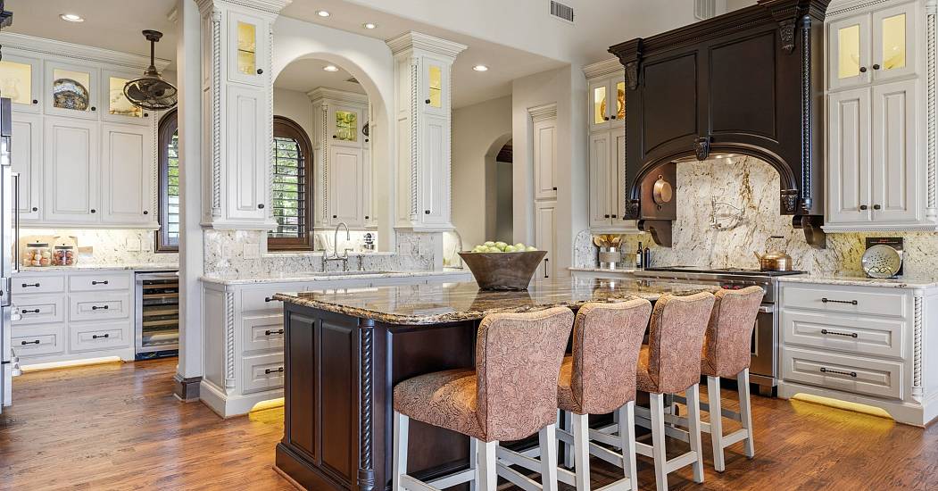 10-web-or-mls-8-meadowlake-dr.jpg