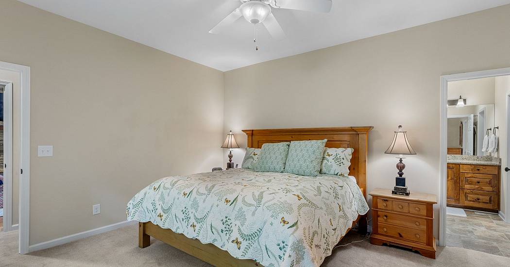 16 Hemlock Way - Photos (15).jpg
