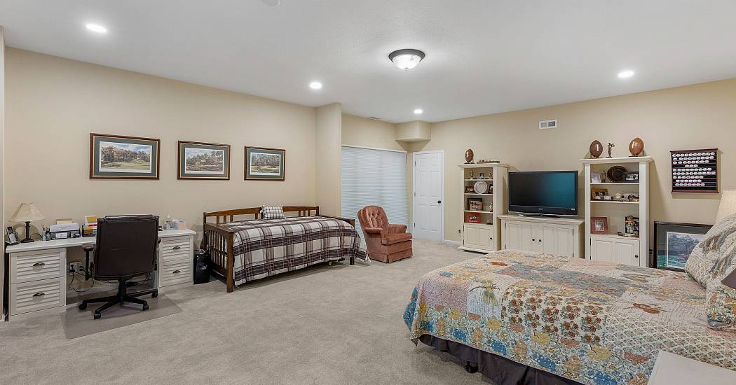 16 Hemlock Way - Photos (38).jpg