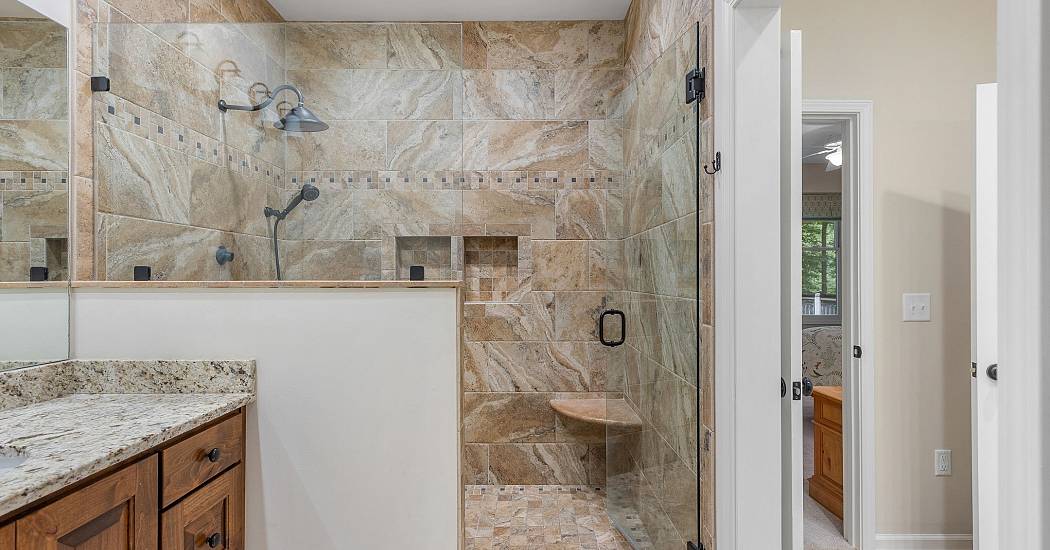 16 Hemlock Way - Photos (18).jpg