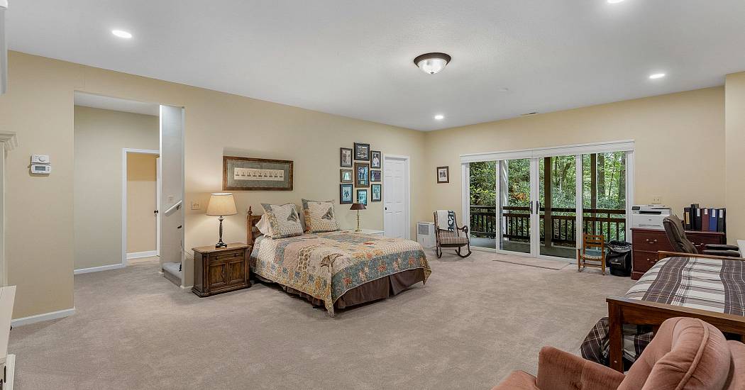 16 Hemlock Way - Photos (37).jpg