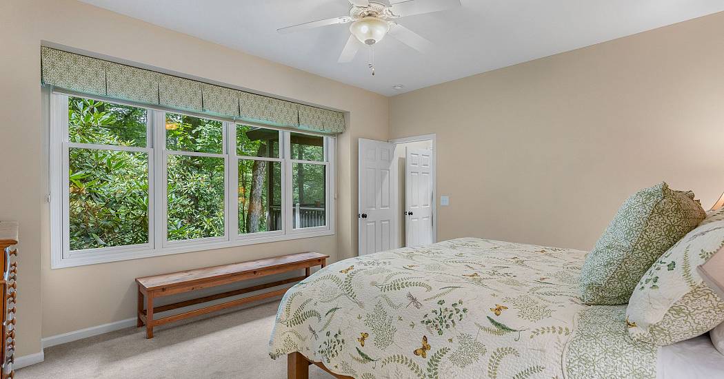 16 Hemlock Way - Photos (16).jpg